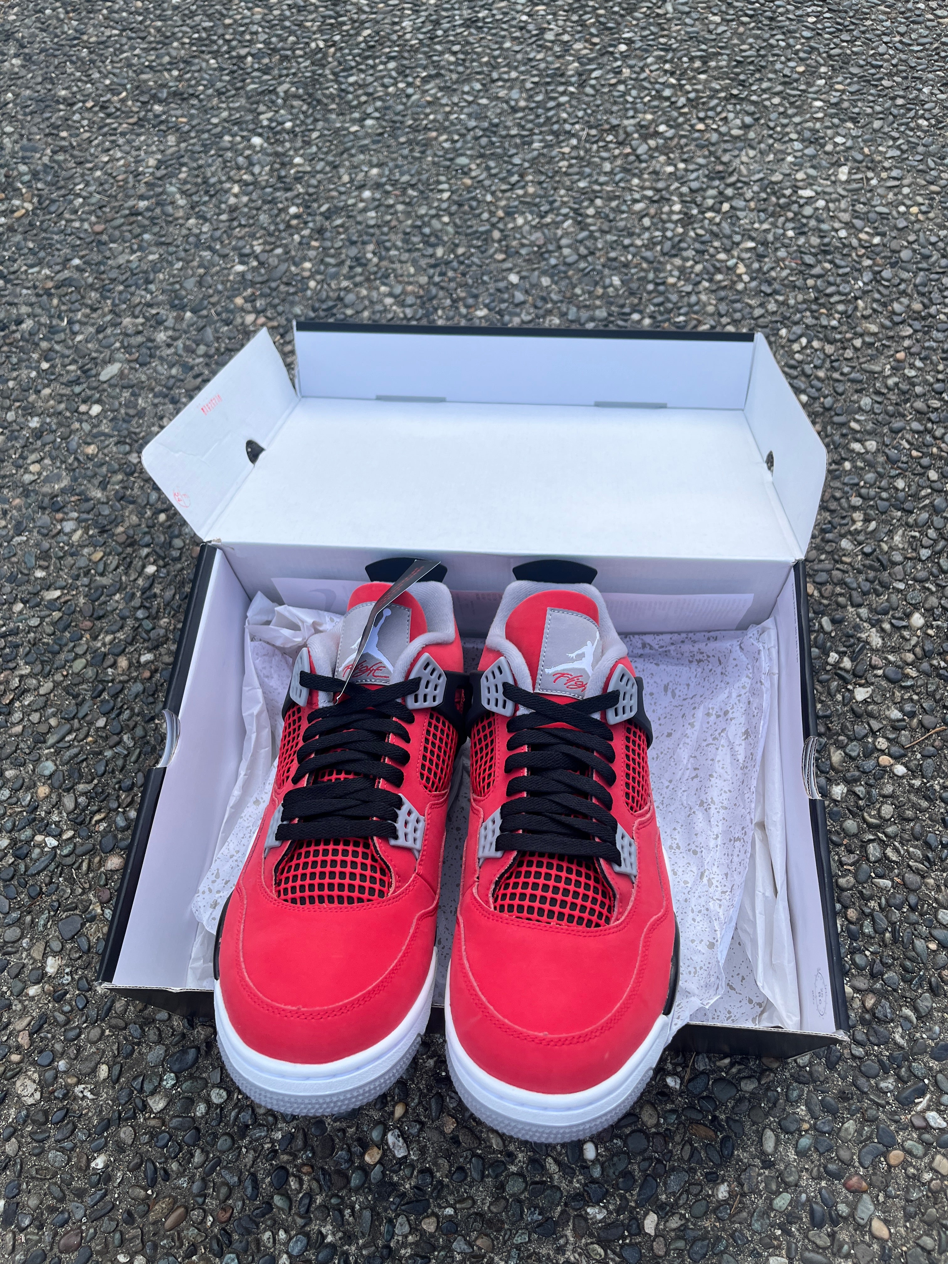 Jordan 4 toro bravo